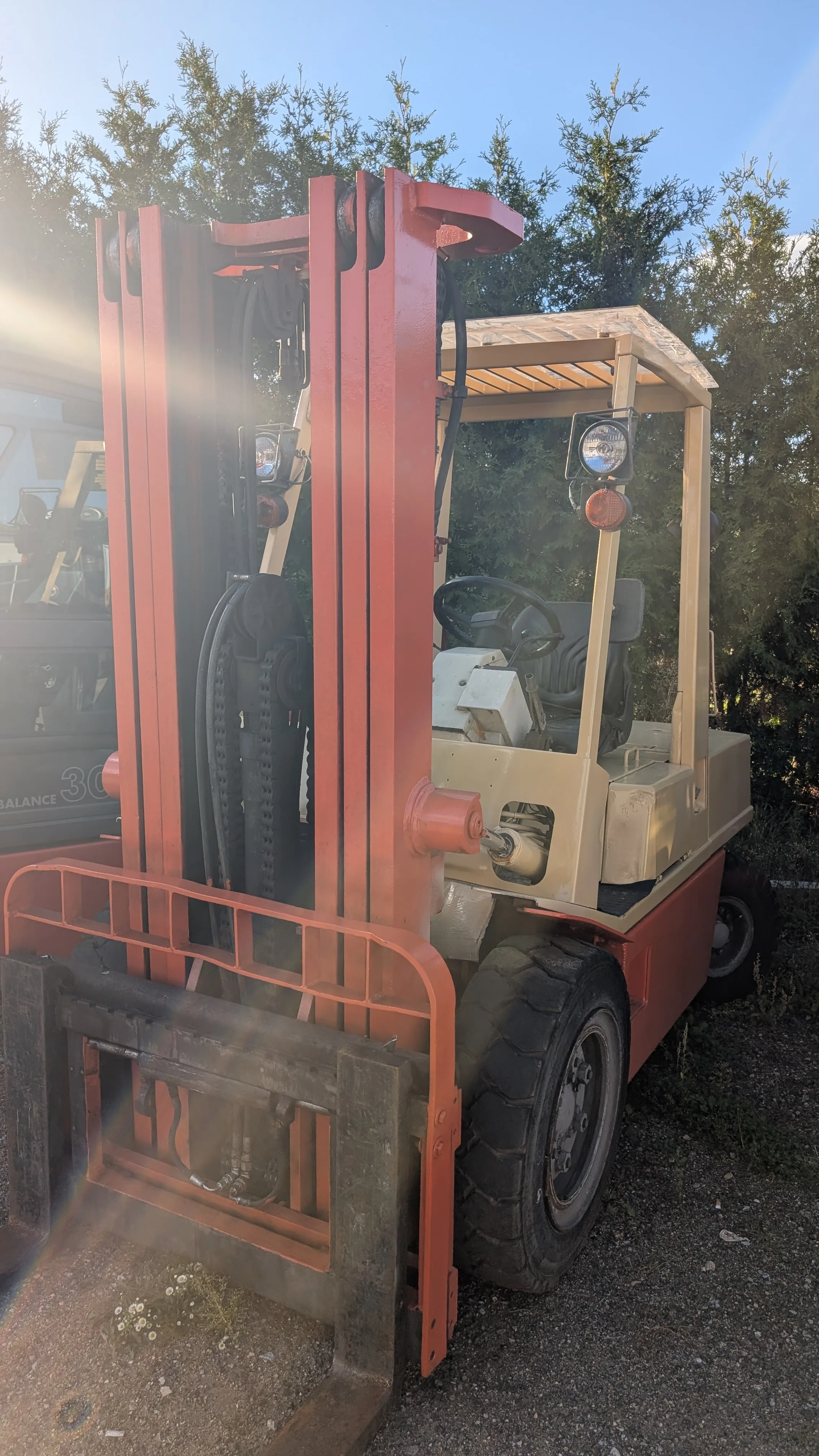 Nissan Nissan 3,0 t Diesel, Seitenschieber, Hubhöhe 3,7 m