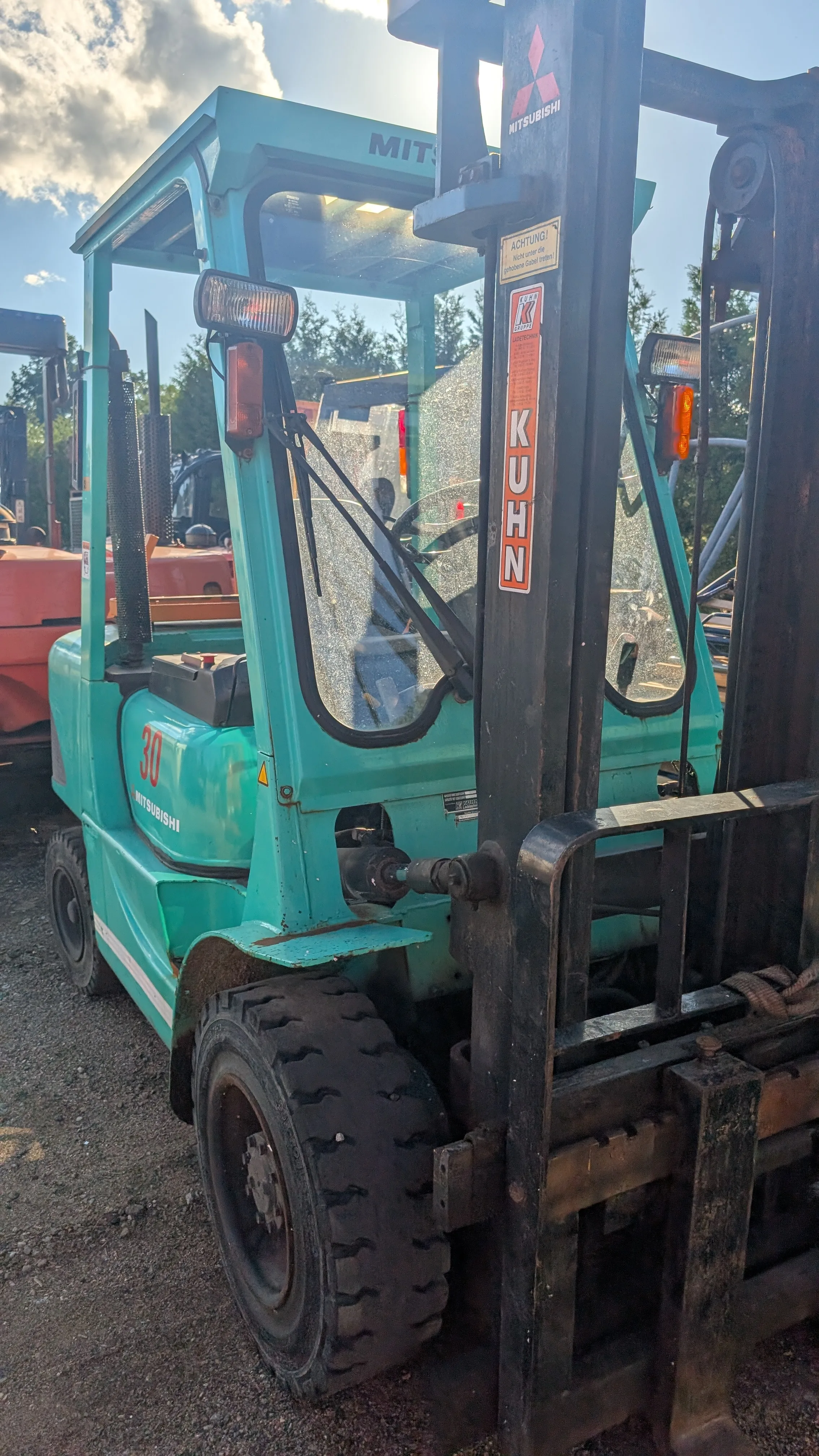 Mitsubishi Mitsubishi FD 30 K 3,0 t Diesel, Seitenschieber, offene Kabine, Bj. 1999