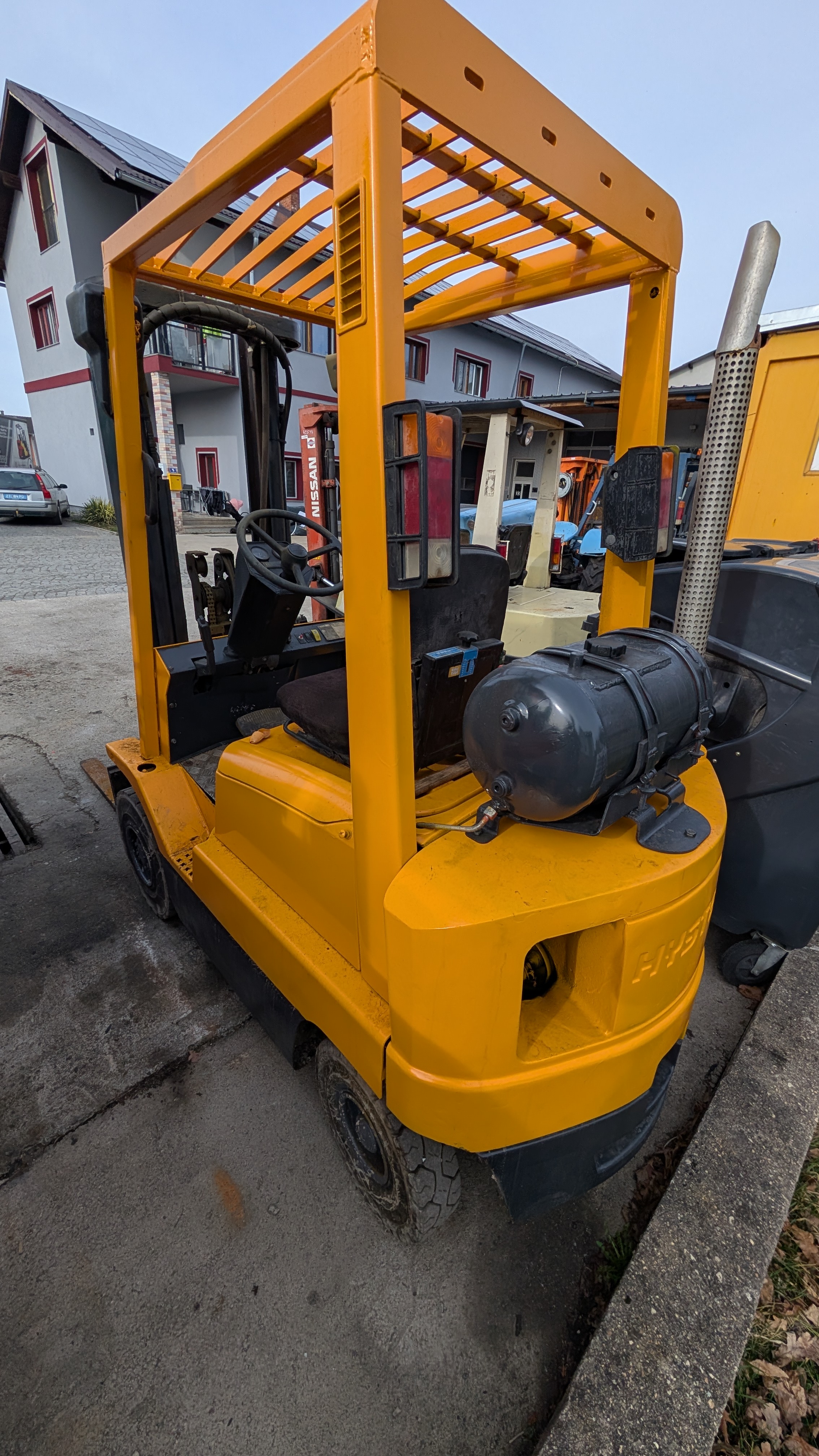 Hyster Hyster Elektrohubwagen 1,5 tonnen Diesel Duplex, Freihub& Seitenschieber, StVo-Beleuchtung